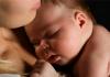 Почему ребенок плачет: полезные советы, которые помогут успокоить младенца Избранное Грудничок истошно плачет